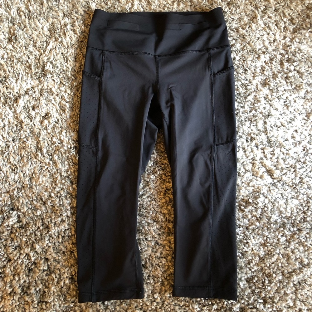 Lululemon Mind Over Miles Crop 17” Black Sz 6